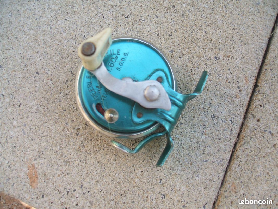 Moulinet ancien PRATIC en laiton massif - Objets divers