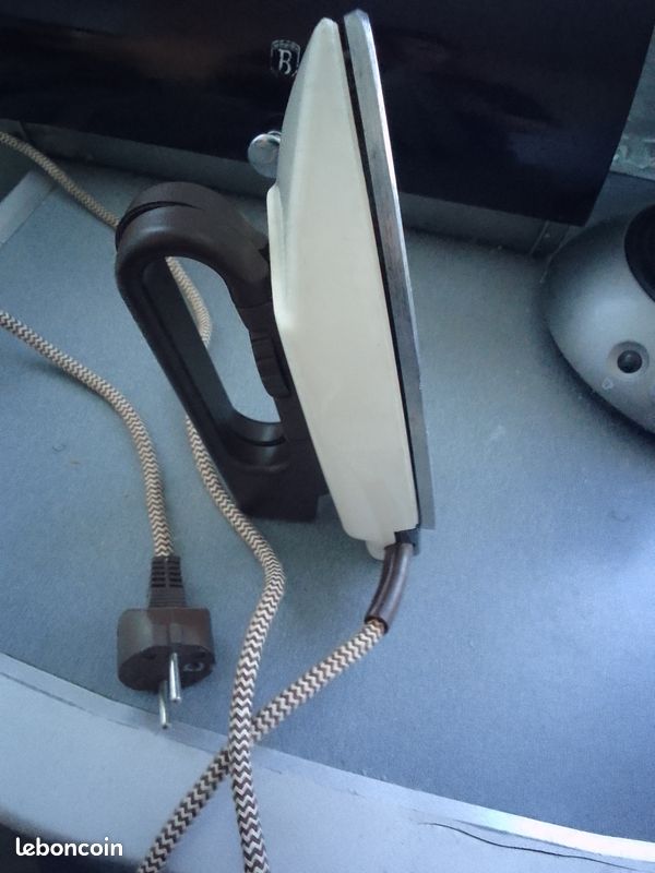 Fer à Repasser De Voyage Vintage Pifco – Pliable Avec étui, Fonctionnel, état Impeccable