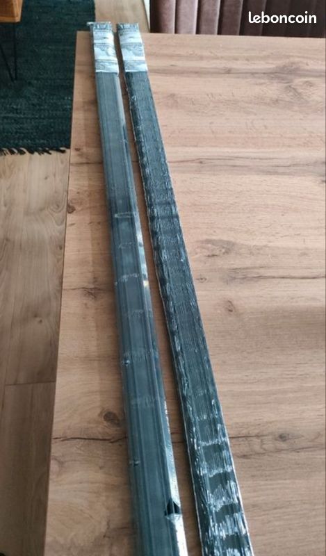 2 seuils de porte
Etat neuf
Couleur chêne
930 mm (image 4)