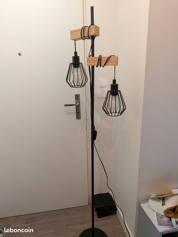 Lampadaire industriel avec deux lampes (image 1)