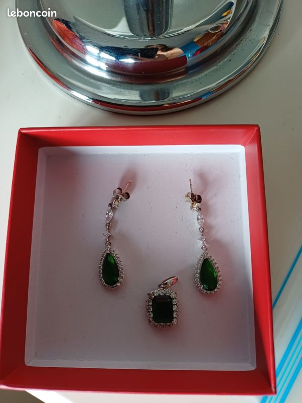Parure boucles d oreilles et collier femme (image 2)