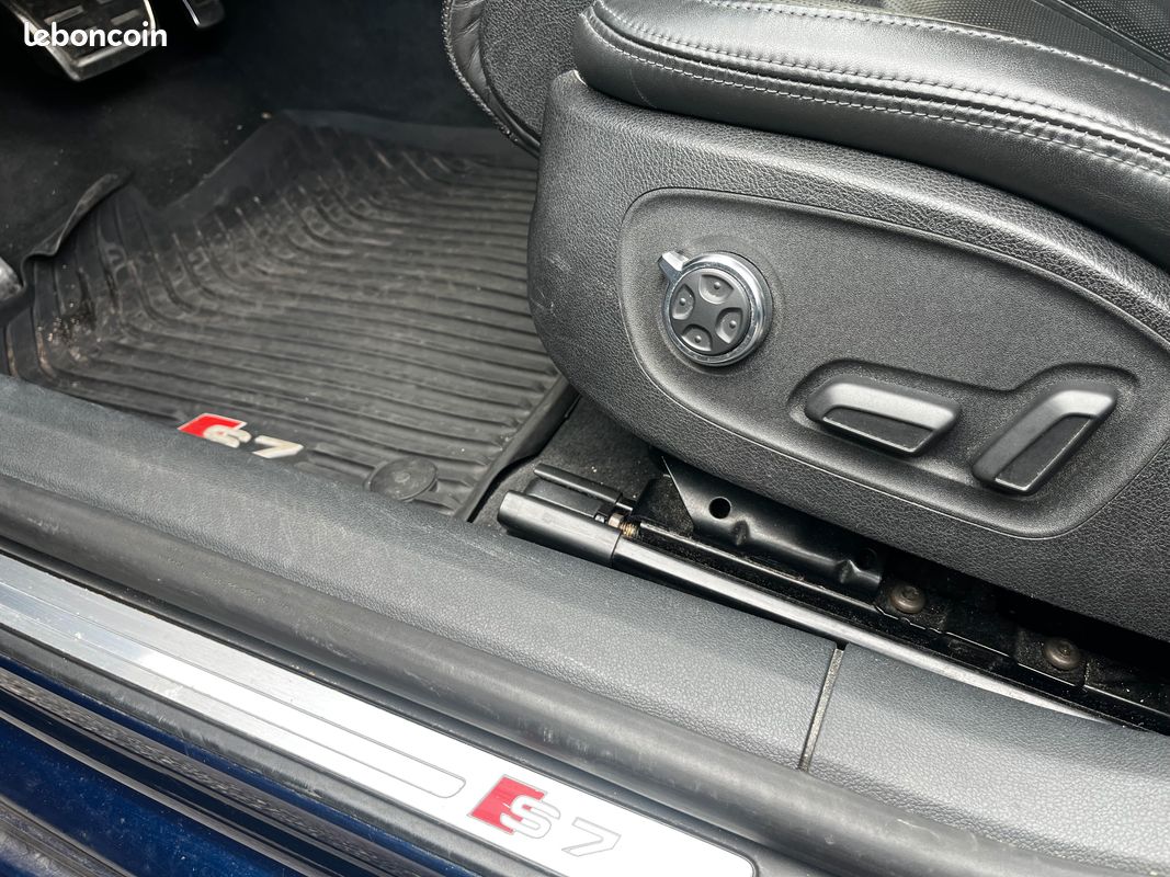AUDI S7 SPORTBACK 4.0 TFSI 420ch QUATTRO S TRONIC 7 Sièges à mémoire chauffants ventilés Pack carbone Clim 4 zones Attelage amovible (image 26)
