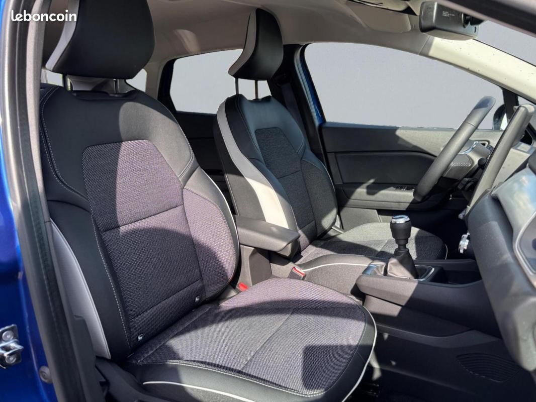 Renault Captur mild hybrid 140 Techno fast track (image 17)