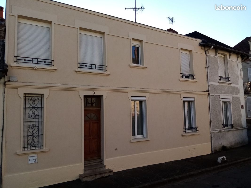 Maison 4 pièces 90 m² · à Montluçon · 90 m² · 90 000 €
