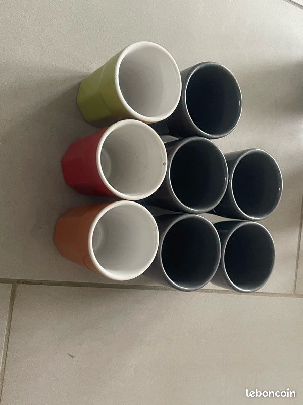Lot 8 tasses à café (image 1)