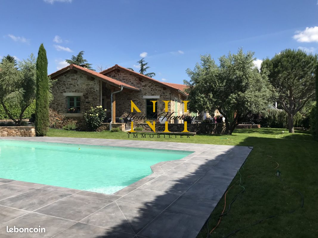 Maison 5 pièces 142 m² · à Saint-Joseph · 142 m² · 550 000 €