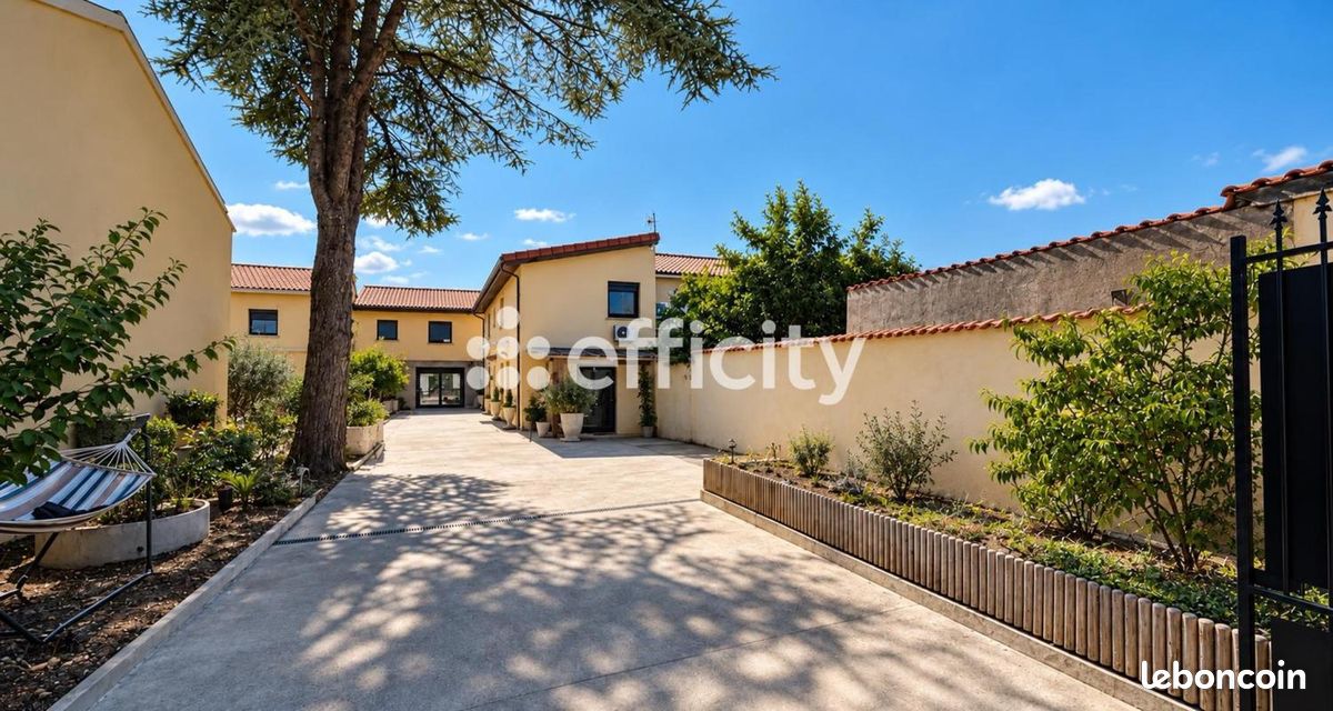 Maison 10 pièces 262 m² · à Villeurbanne · 262 m² · 750 000 €