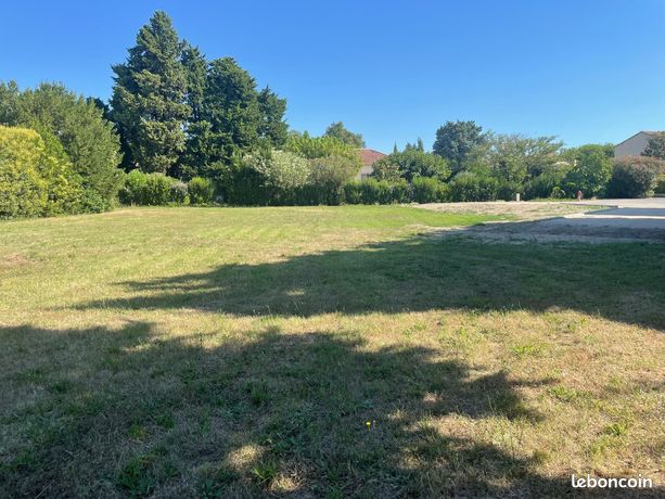 Terrain 722 m² Camaret-sur-Aigues