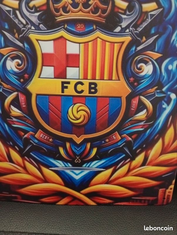 Paravent Coeur De Barcelone - Décor Urbain Et Artistique 135 X 172 Cm Rouge Et Bronze 84205418 Paravent Coeur De Barcelone - Décor Urbain Et Artistique 135 X 172 Cm Rouge Et Bronze 84205418