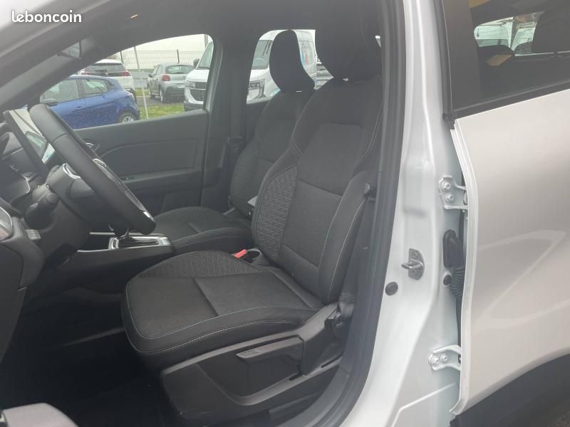 Renault Captur 1.6 E-Tech full hybrid 145ch Evolution (image 9)