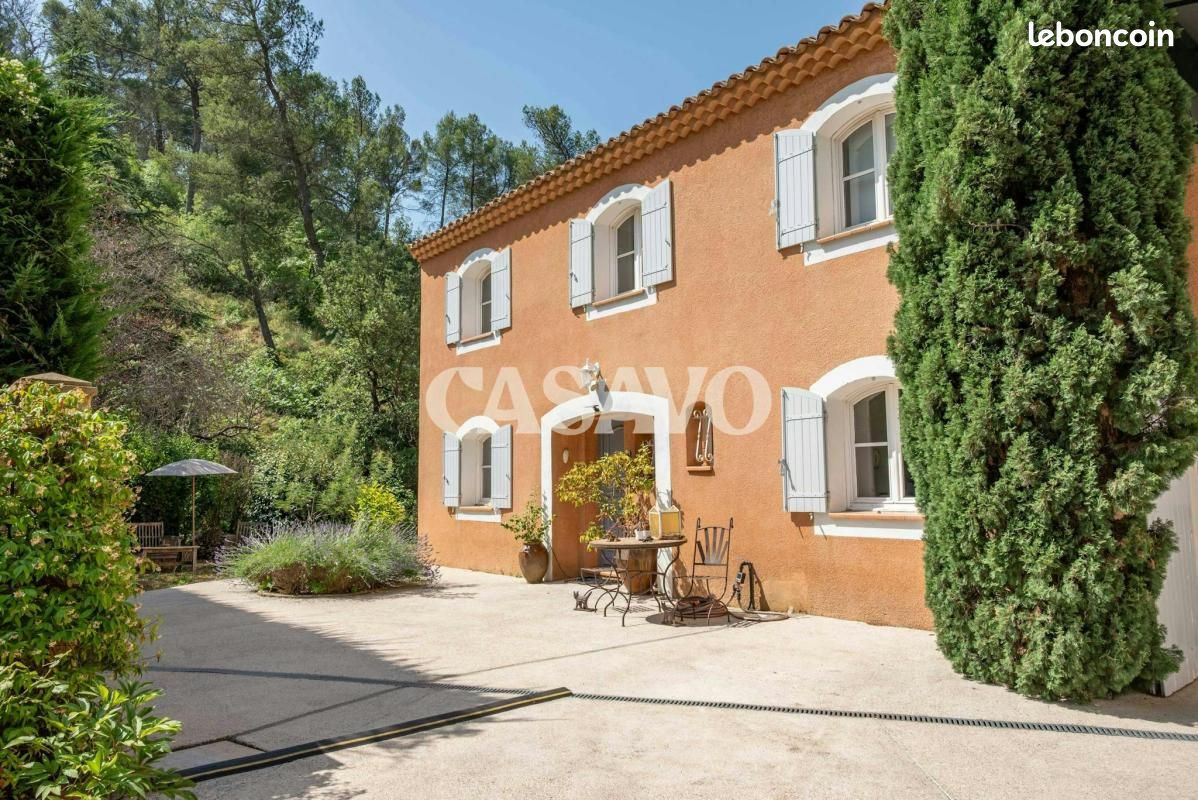 Maison 7 pièces 240 m² · à Saint-Marc-Jaumegarde · 240 m² · 1 350 000 €