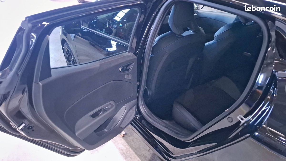 Renault clio v esprit alpine full hybrid e tech (image 26)