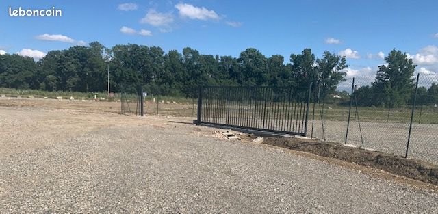 Location terrain 2000m² SUD OUEST Toulouse · à Portet-sur-Garonne · 2 500 €/mois