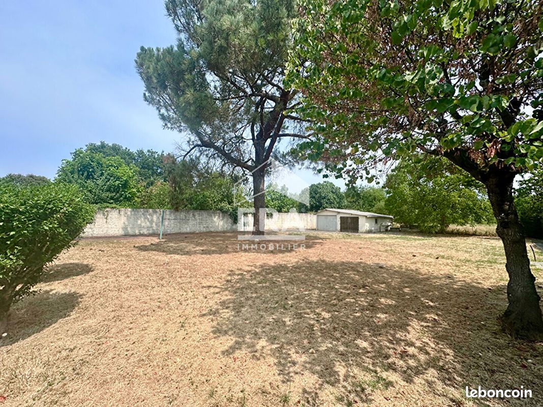 Terrain 808 m² · à Saint-Sauveur · 808 m² · 129 500 €