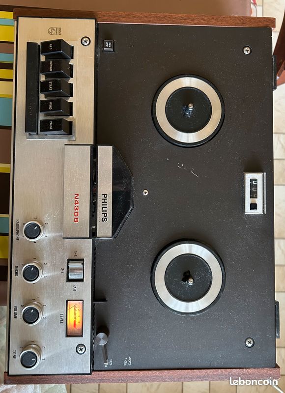 Rares meubles radio PU et autres postes magnetophones, etc. BI AMPLI Philips