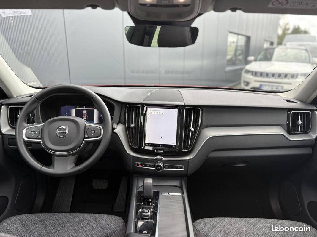 VOLVO XC60 T6 AWD PHEV 350 Plus Style Chrome avec T.O (image 24)