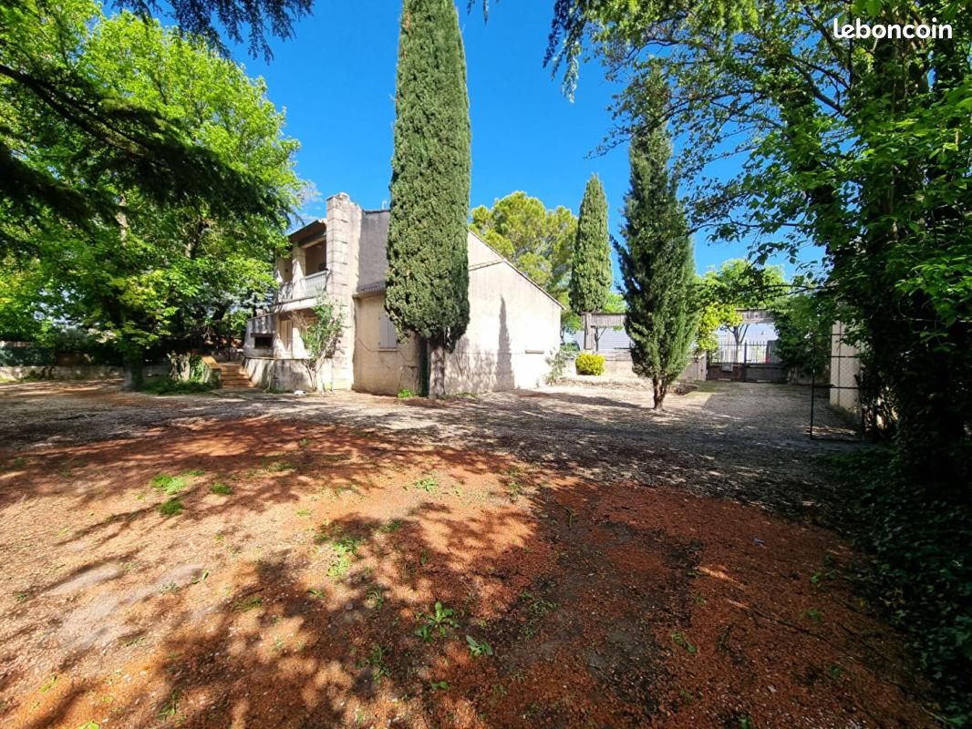 Maison 8 pièces 125 m² · à L'Isle-sur-la-Sorgue · 125 m² · 430 000 €