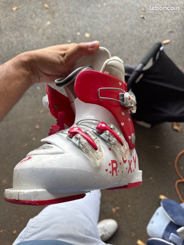 Vends chaussures de ski enfant 33-34 (image 1)