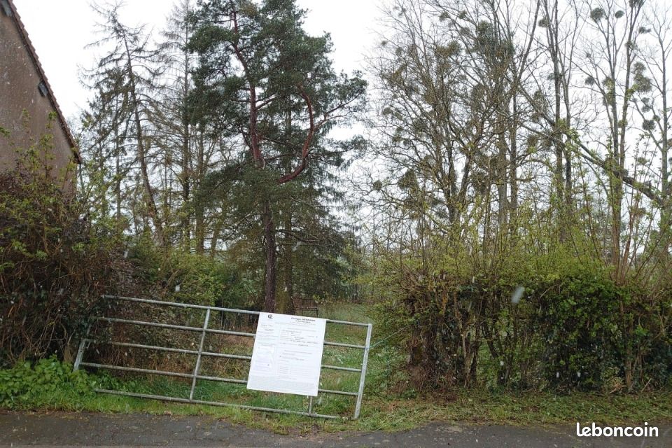 Terrain 2662 m² · à Manou · 15 000 €