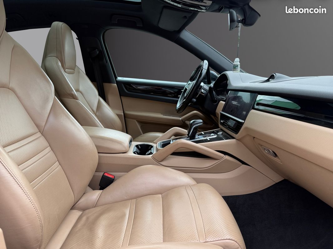 PORSCHE CAYENNE 3.0 V6 E-HYBRID COUPE - 340Ch - Toit ouvrant Pack Chrono Siège 18 positions Garantie 12 mois (image 12)