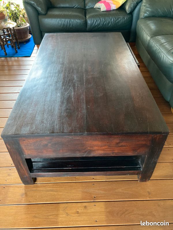 Table en bois rouge (image 3)