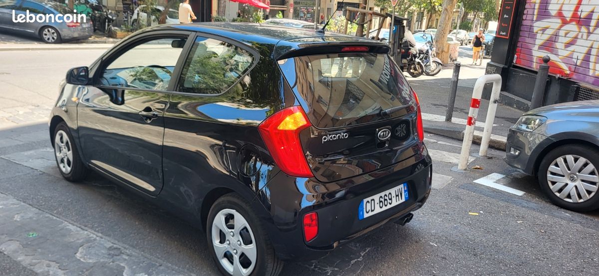 Kia Picanto-II 1.0i 69Cv Style 3 Portes Ct Ok (image 3)