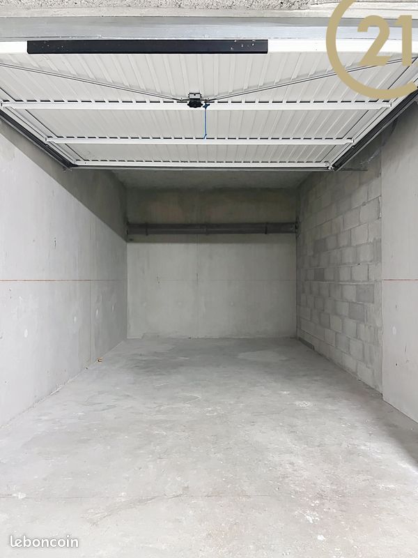 Parking 15 m² · à Saint-Raphaël · 15 m² · 33 000 €