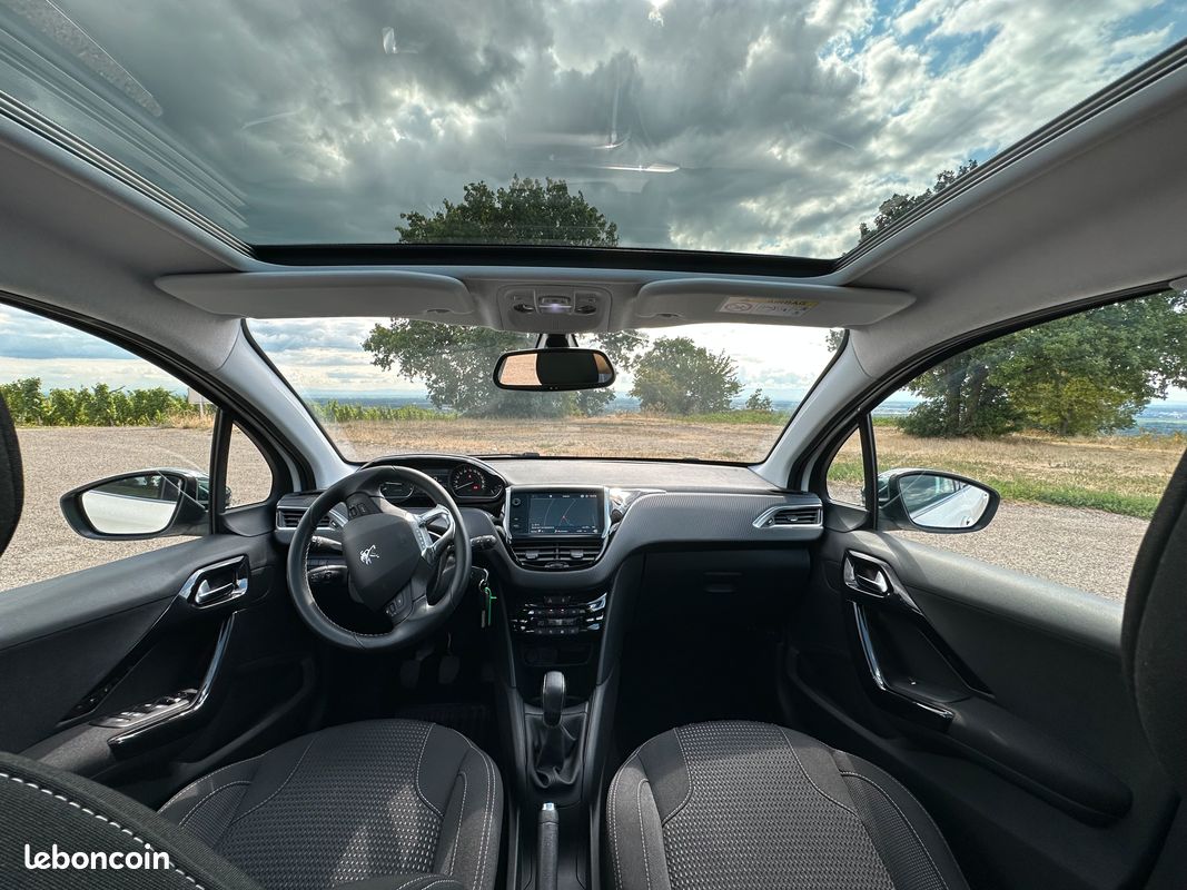 PEUGEOT 208 Allure 1.2 PureTech 82CV S&S BVM5 (image 5)