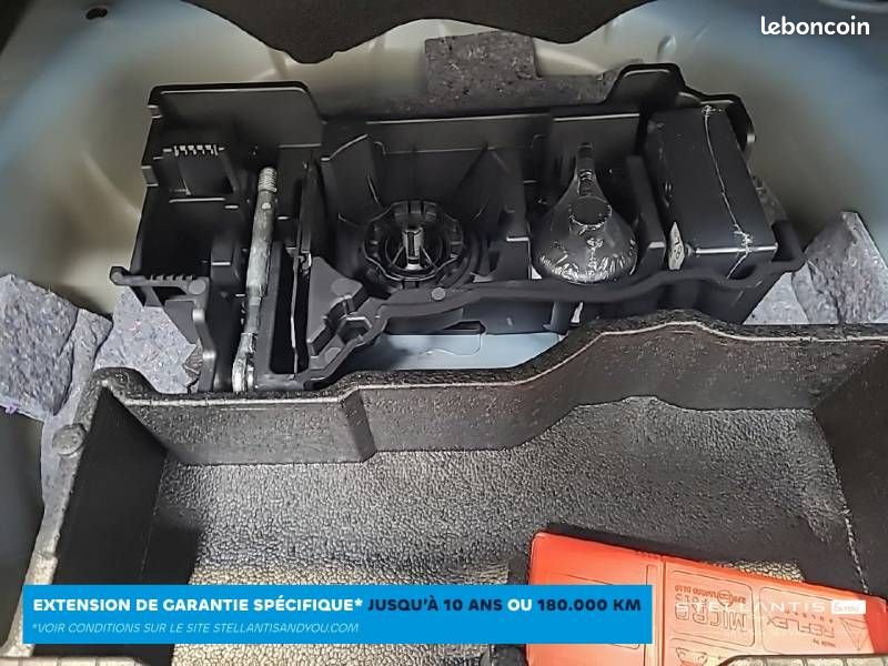 Peugeot 2008 PureTech 130 S&S EAT8 GT (image 17)
