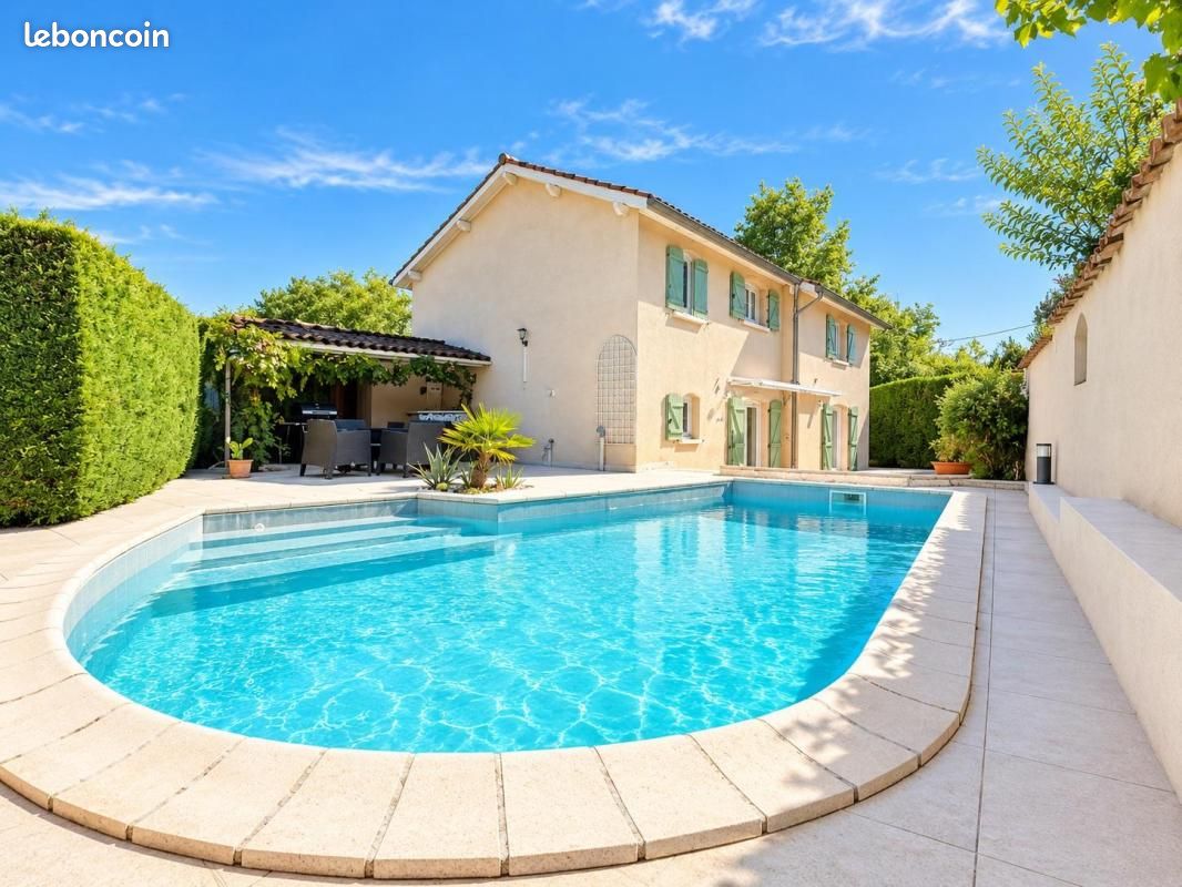 Maison 6 pièces 143 m² · à Décines-Charpieu · 143 m² · 580 000 €