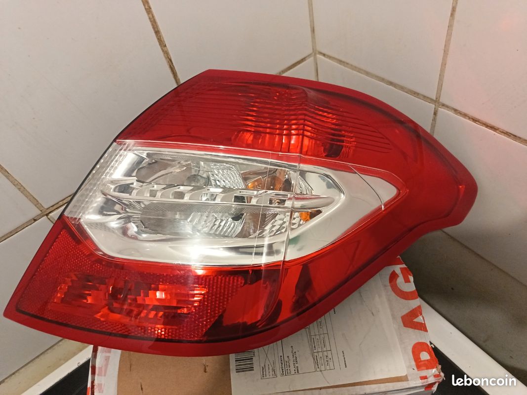 Feu Arrière Droit CITROËN C4 2 Phase 1 - Occasion - Garantie 3 Mois