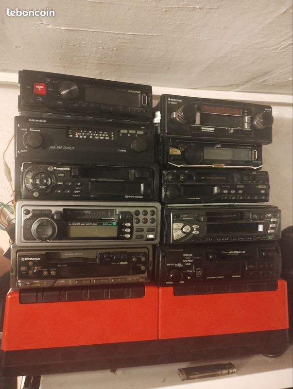 Lot de 10 Radio Cassette (image 1)