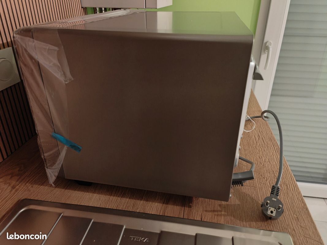 Micro-ondes Whirlpool MWF420SL Extraspace – Neuf – Monofonction