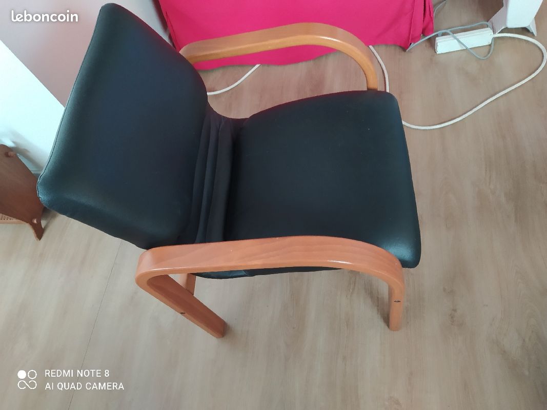 Chaise en chêne couleur noir (image 1)
