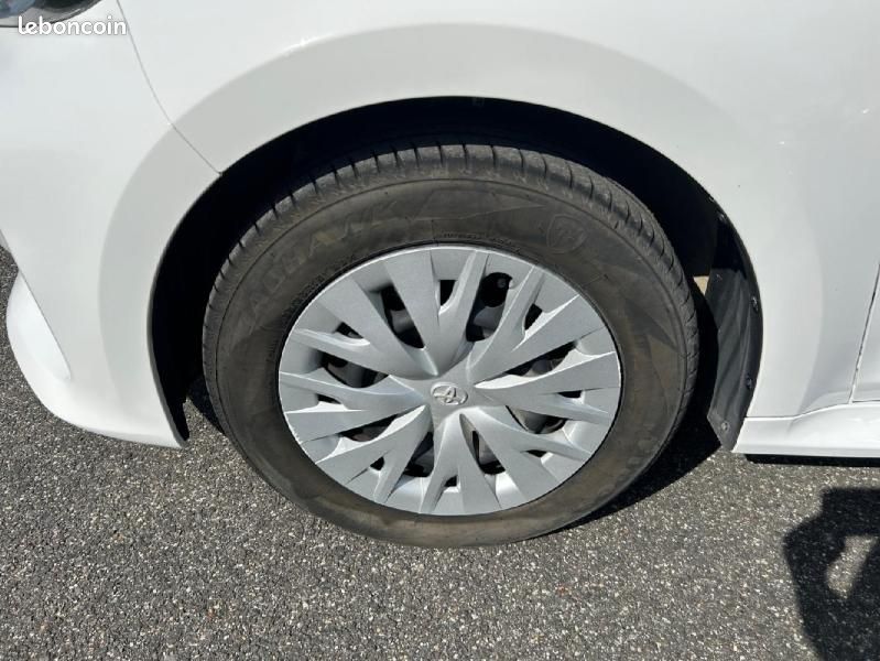 Toyota Yaris 116h Dynamic Business 5p + Programme Beyond Zero Academy MY22 (image 18)