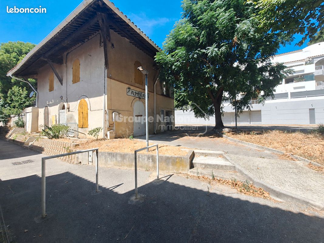 Maison 7 pièces 154 m² · à Saint-Chamas · 154 m² · 204 000 €