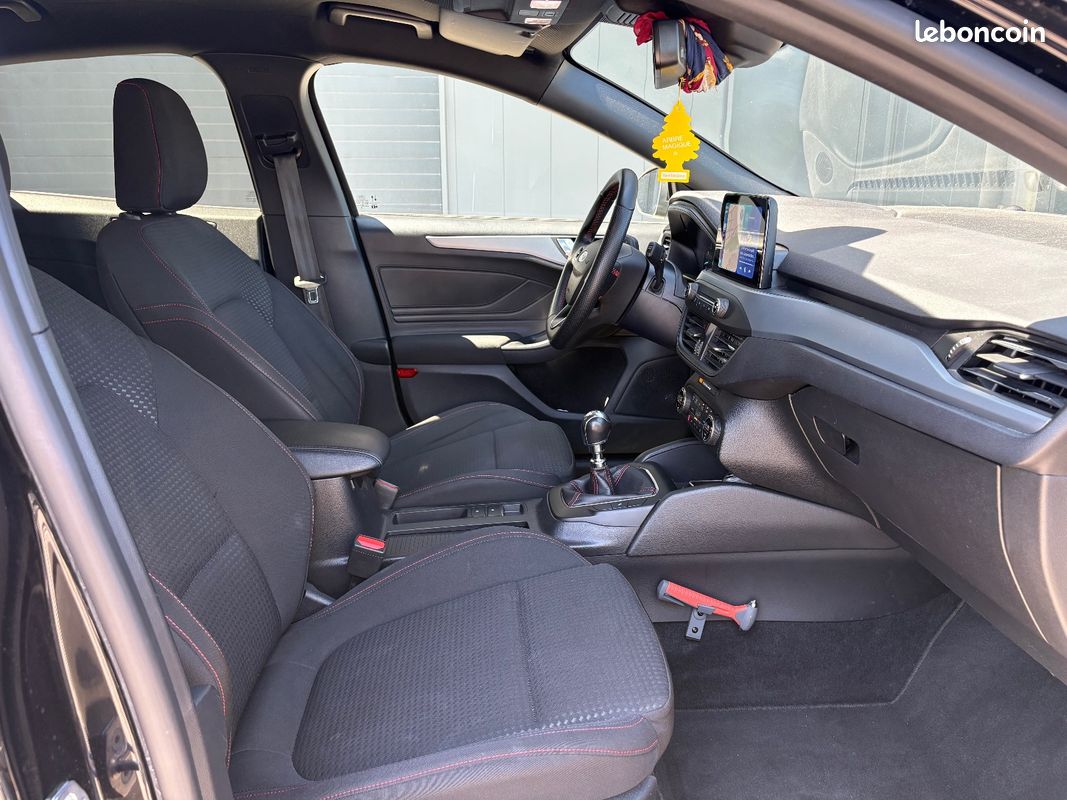 FORD FOCUS 1.0 Flexifuel 125 SS mHEV ST-Line Design / Park Assist / Caméras de recul / Sièges Chauffant / App (image 14)