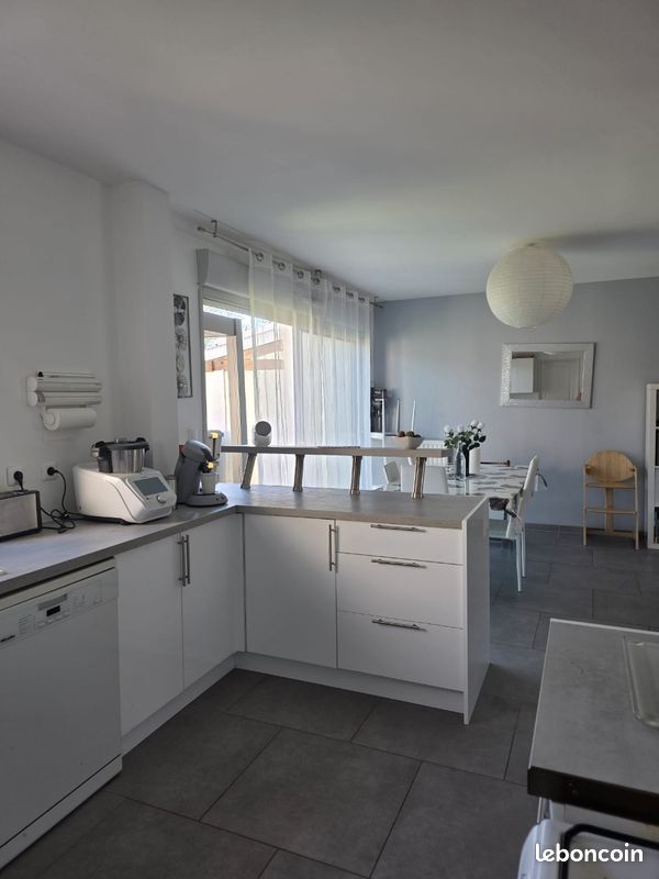 Maison 7 pièces 190 m² · à Le Mesnil-Saint-Denis · 190 m² · 550 000 €