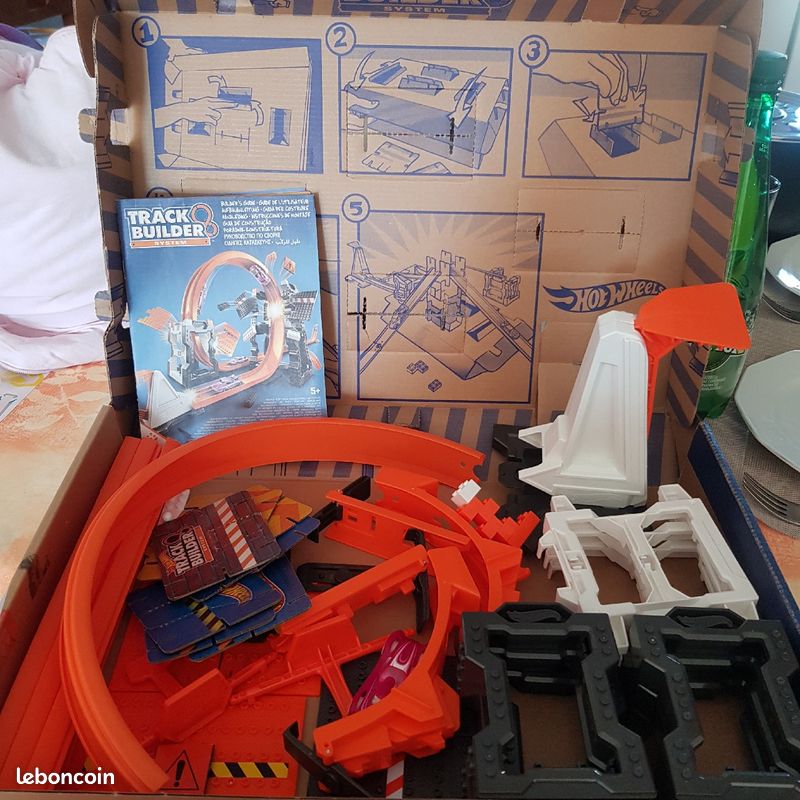 Hotwheels track builder system (image 2)