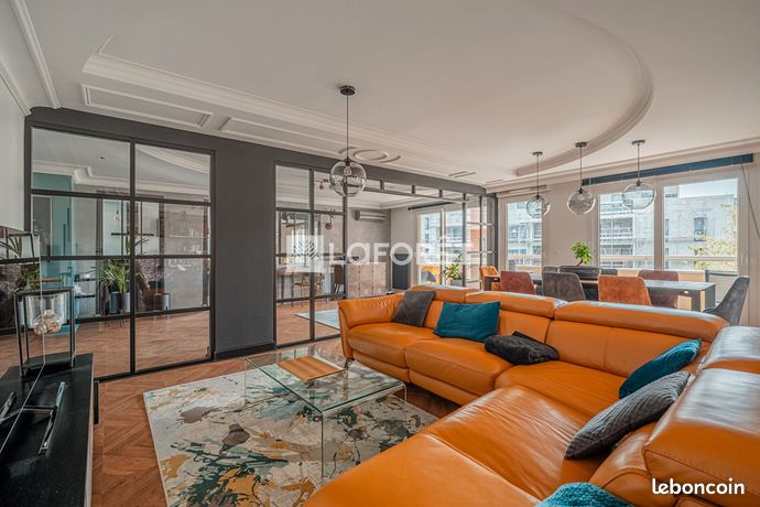 https://img.leboncoin.fr/api/v1/lbcpb1/images/76/bd/85/76bd8541390446001d0e4c4c94e7b5e920bc4f6a.jpg?rule=ad-image