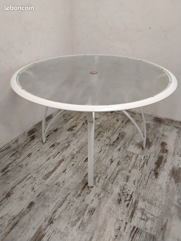 Table ronde, table d’extérieur (image 5)