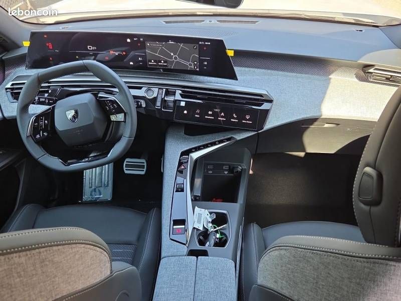 Peugeot 5008 Hybrid 145 e-DCS6 GT (image 8)