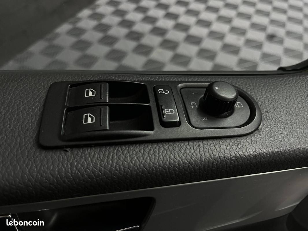 Volkswagen Multivan T5 2.0 TDI 180ch Carat 4Motion (image 25)