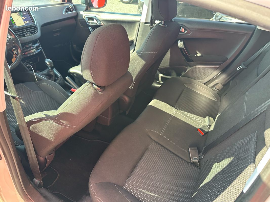 Peugeot 208 1.5 BLUE HDI 102 CH TECH EDITION - GARANTIE 12 MOIS (image 27)