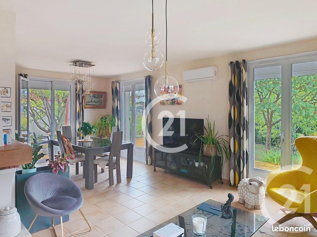 Maison 6 pièces 159 m² · à Saintes · 159 m² · 295 000 €
