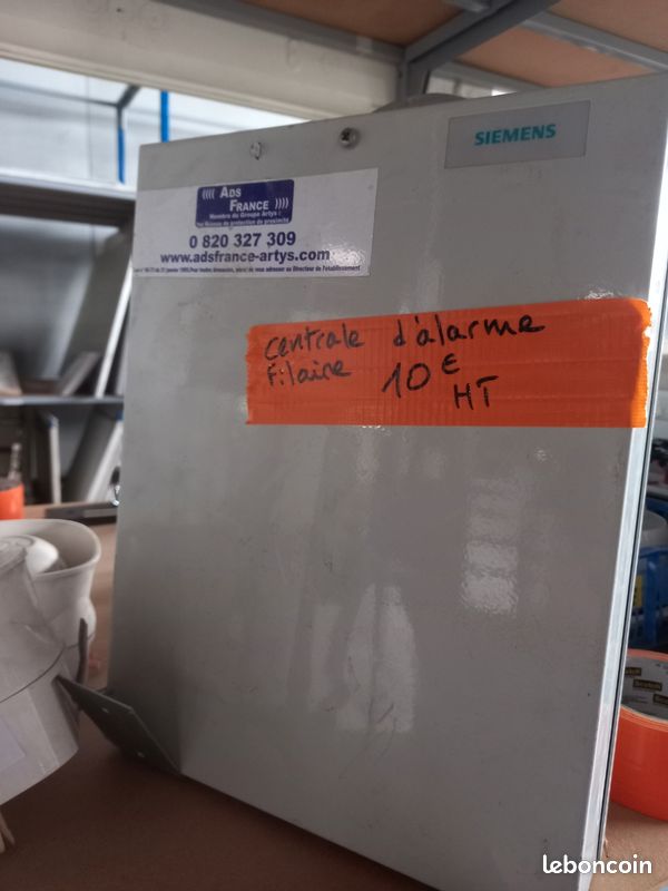 Centrale d'alarme filaire Siemens (image 1)
