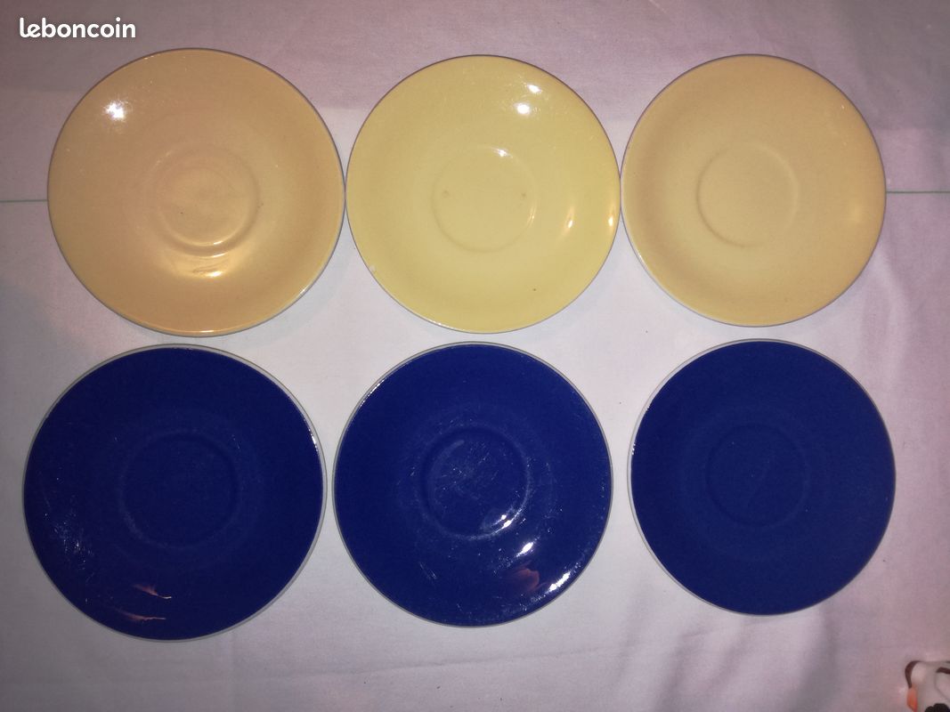 6 sous-tasses crème et bleu foncé en porcelaine, F (image 1)