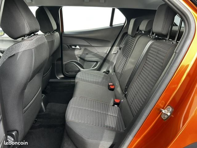 PEUGEOT 2008 BlueHDi 130 S&S BVM6 Allure (image 19)