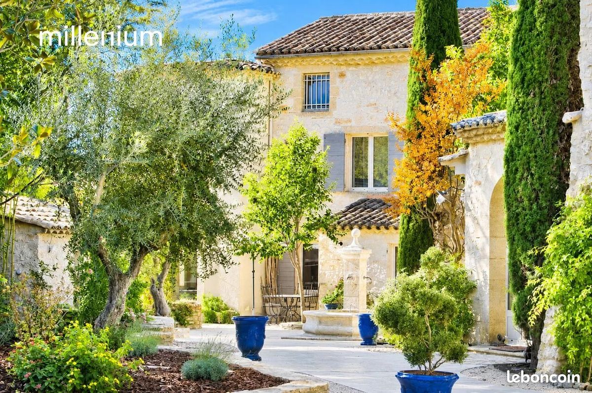 Maison 11 pièces 360 m² · à Blauzac · 360 m² · 1 995 000 €