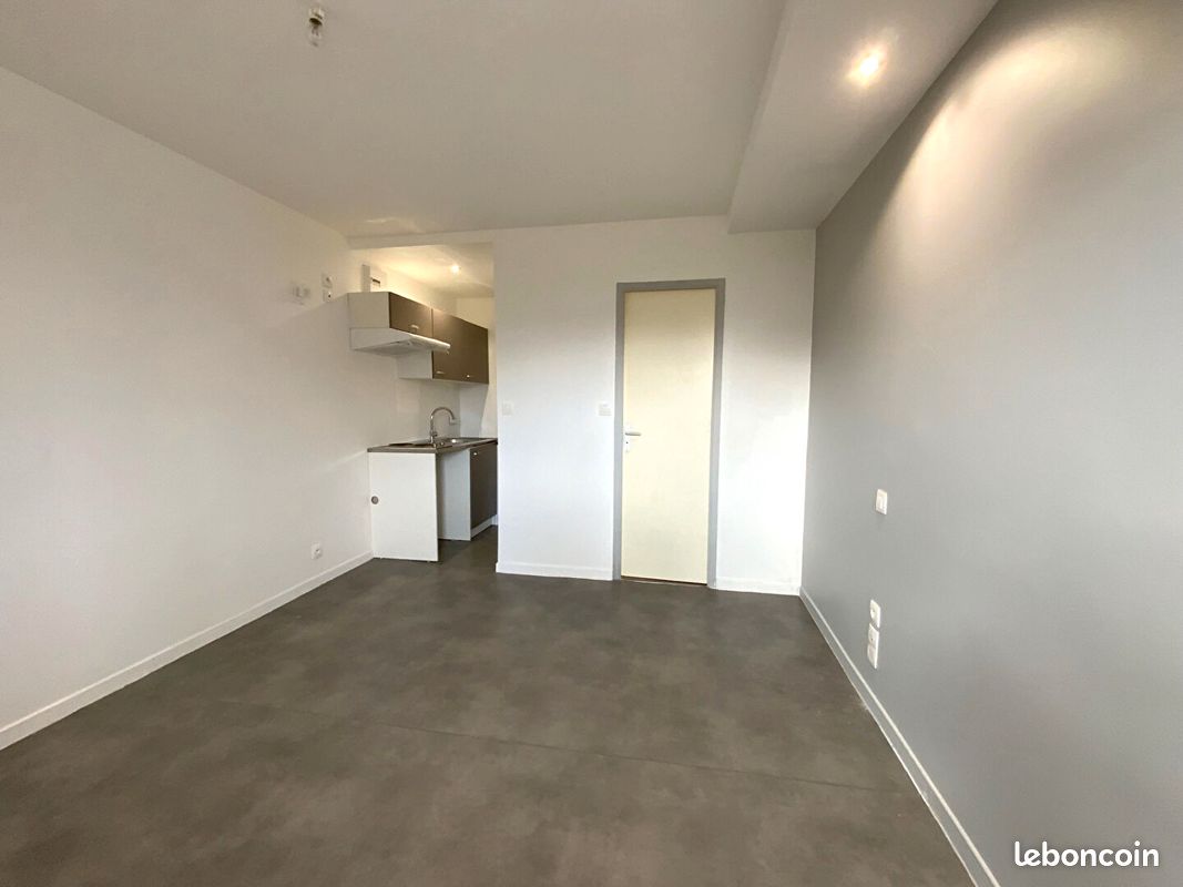 Appartement 1 pièce 17 m² · à Sainte-Savine · 17 m² · 24 500 €